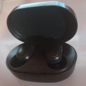 AirPods